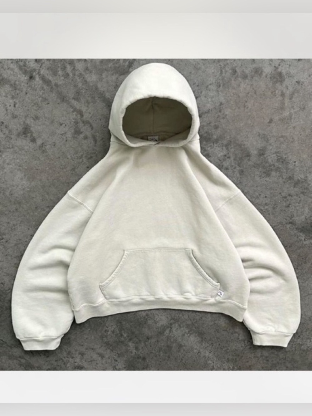Akimbo Hoodie in Ivory